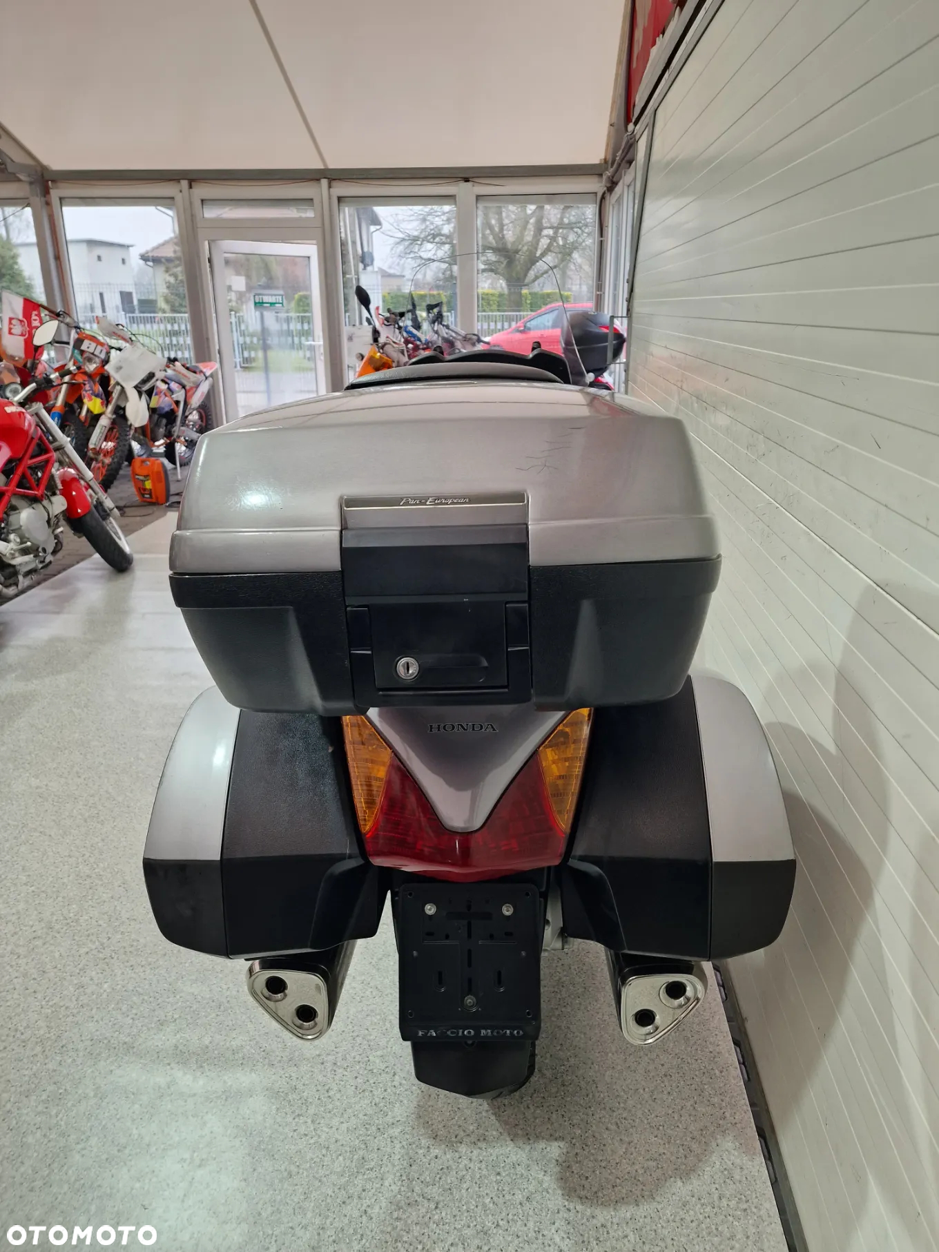 Honda ST - 28