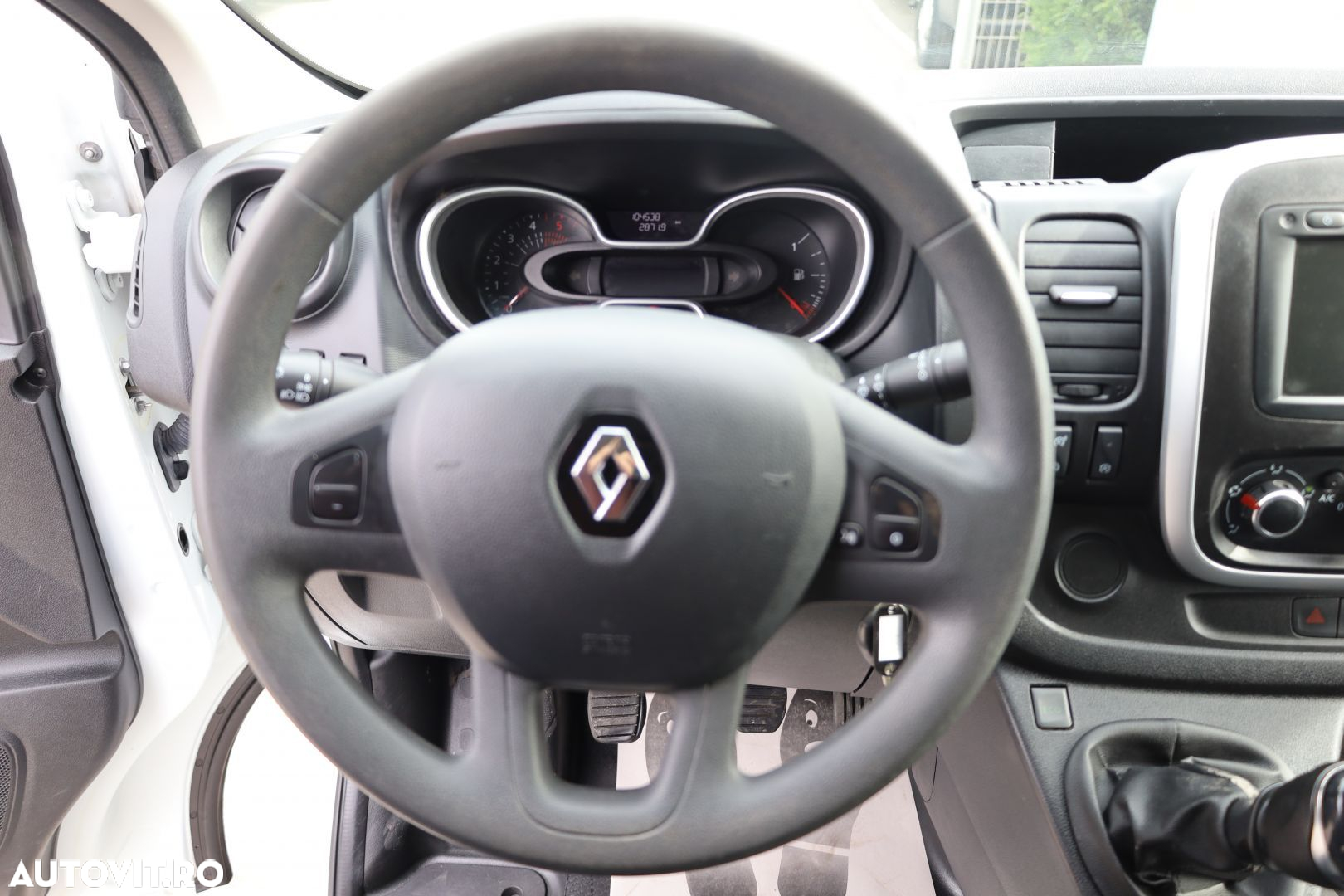 Renault Trafic - 14