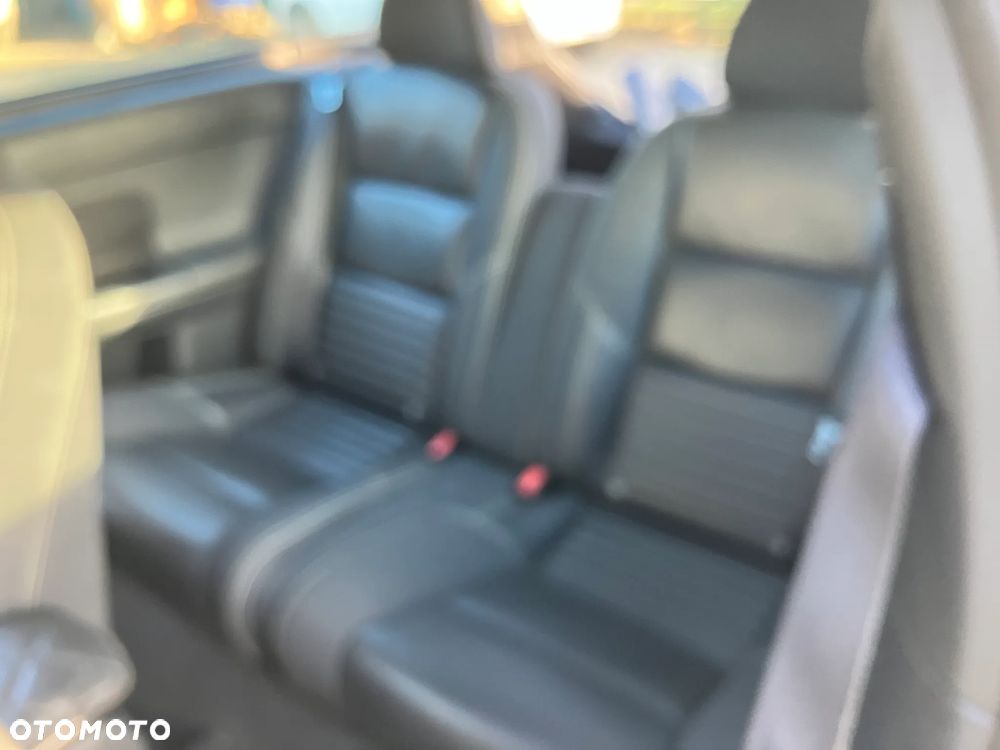 Volvo C30 D2 R-Design - 10