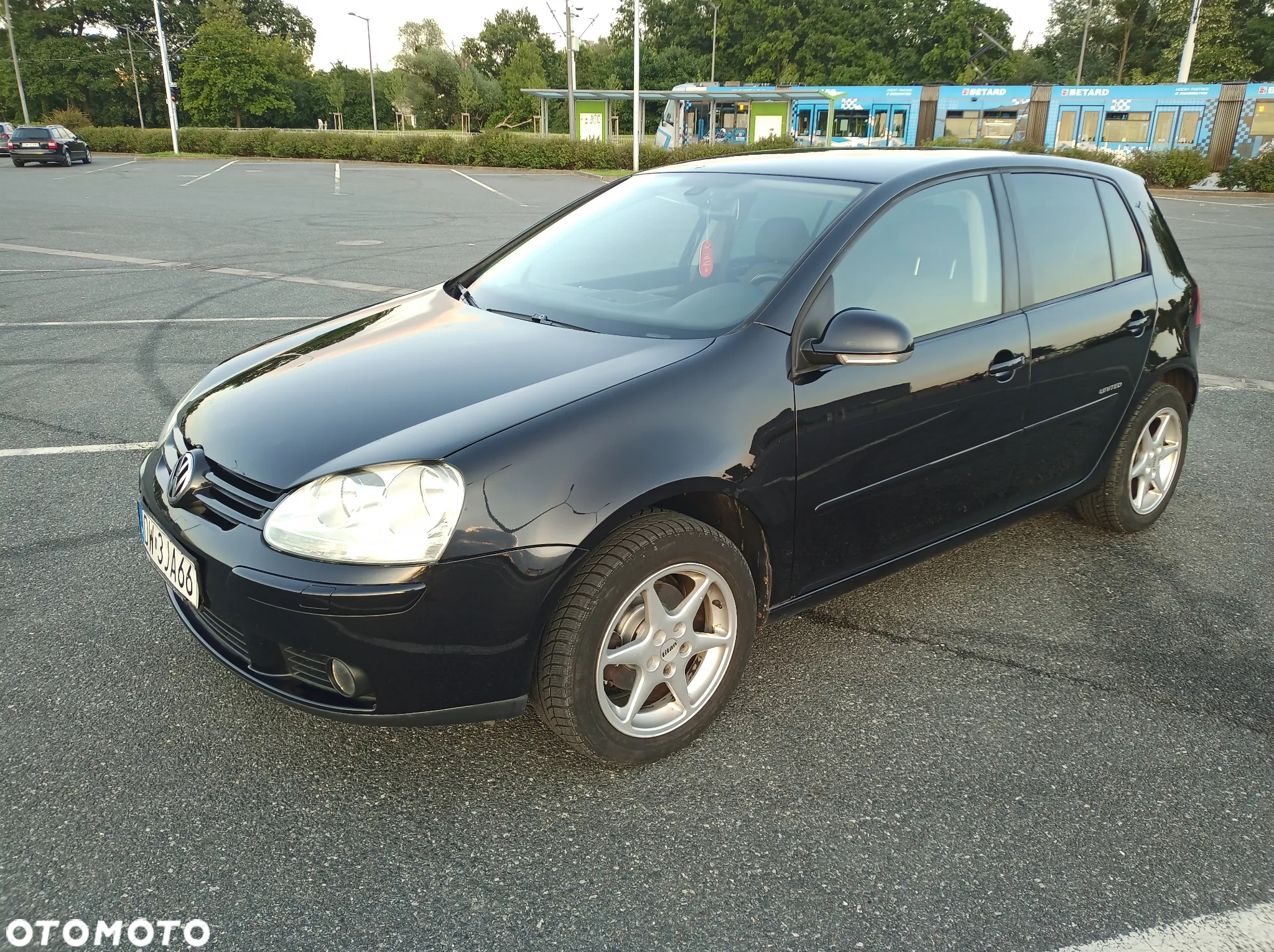 Volkswagen Golf - 2