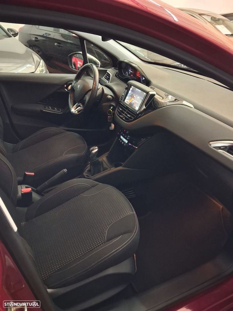 Peugeot 208 1.2 PureTech Style - 21