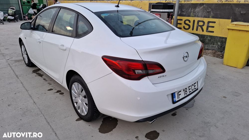 Opel Astra 1.4 Turbo ECOTEC Enjoy - 4