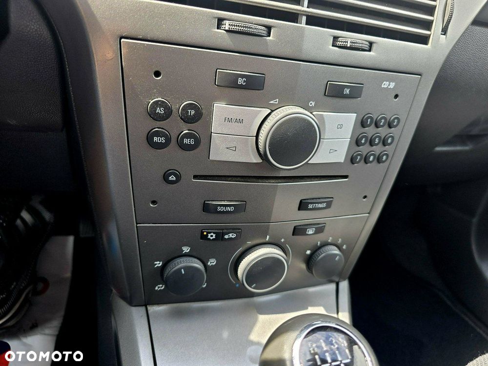 Opel Astra 1.8 Caravan Edition - 30