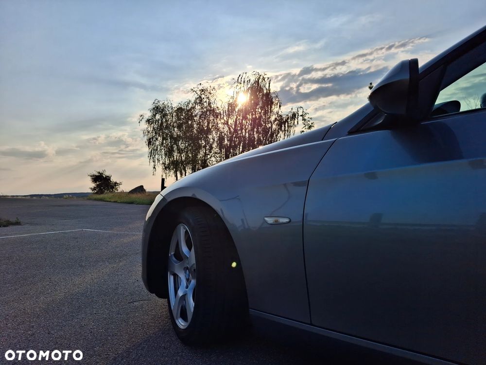 BMW Seria 3 320i - 32