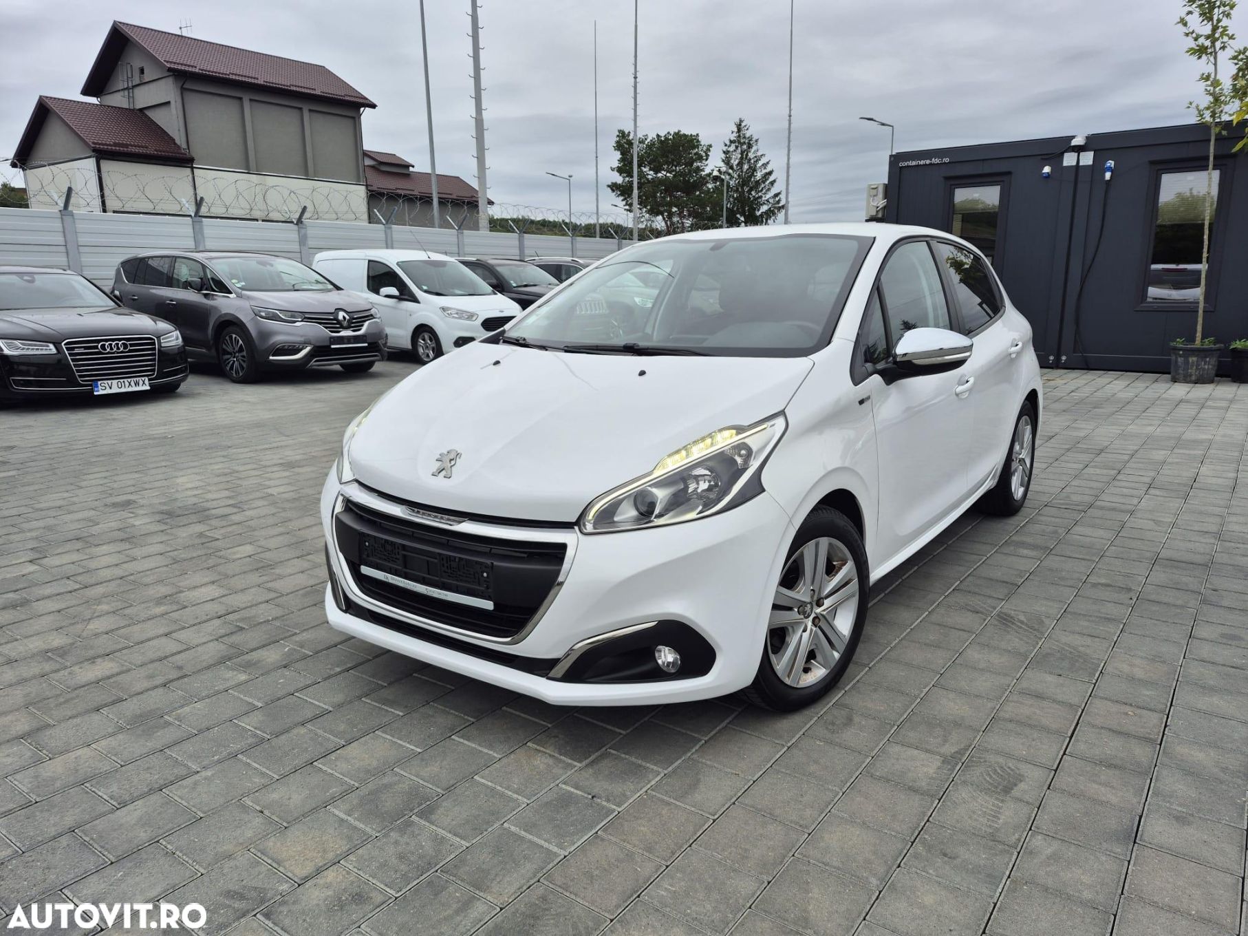 Peugeot 208 - 1