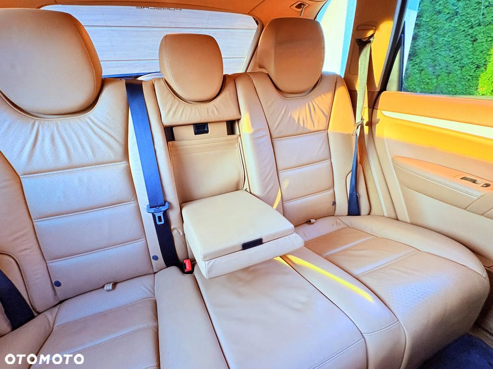 Porsche Cayenne - 15