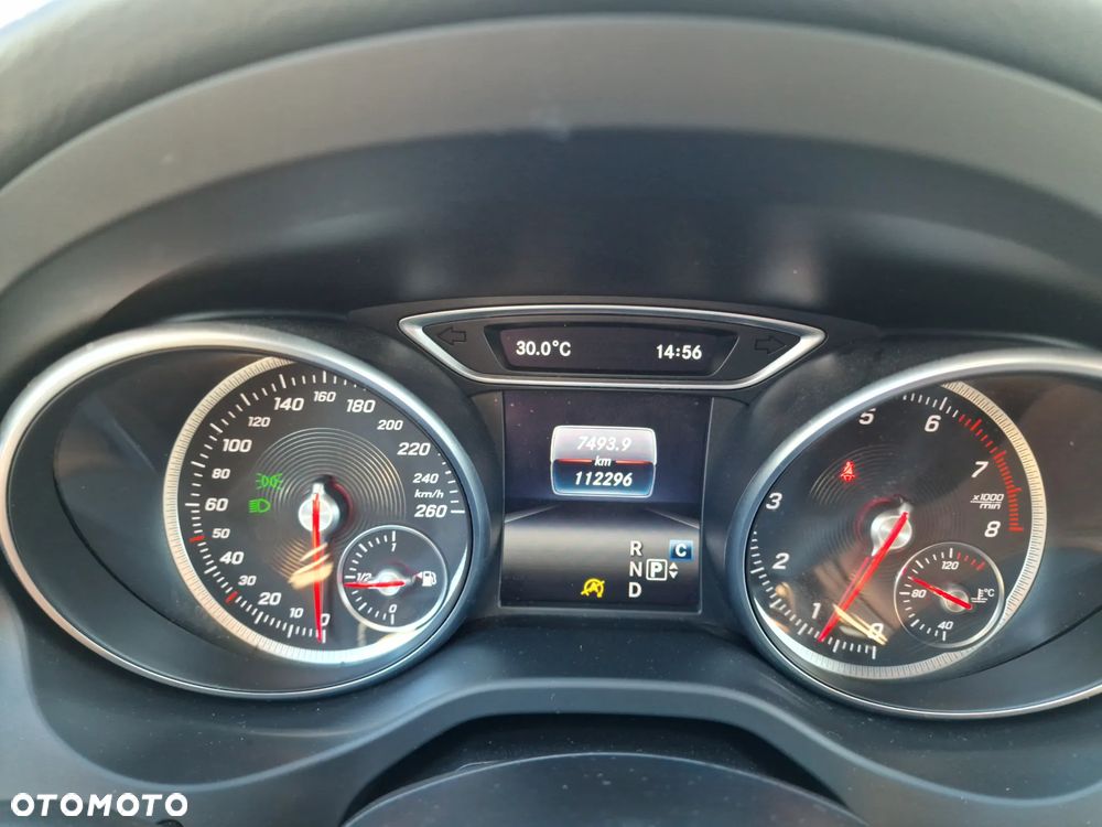 Mercedes-Benz CLA 180 7G-DCT - 19