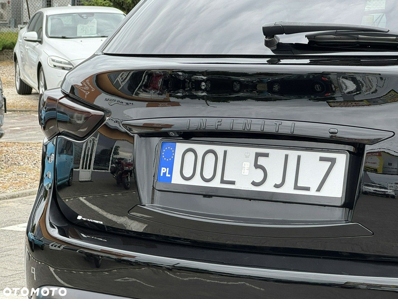 Infiniti FX - 15