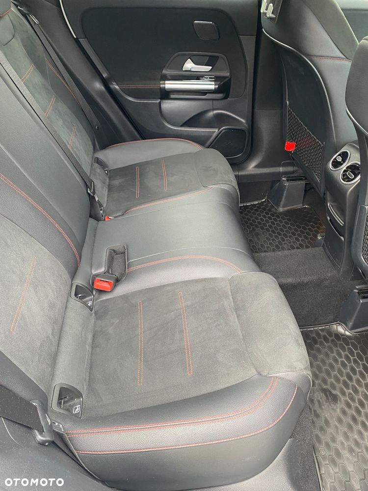 Mercedes-Benz GLA 250 4-Matic AMG Line - 13