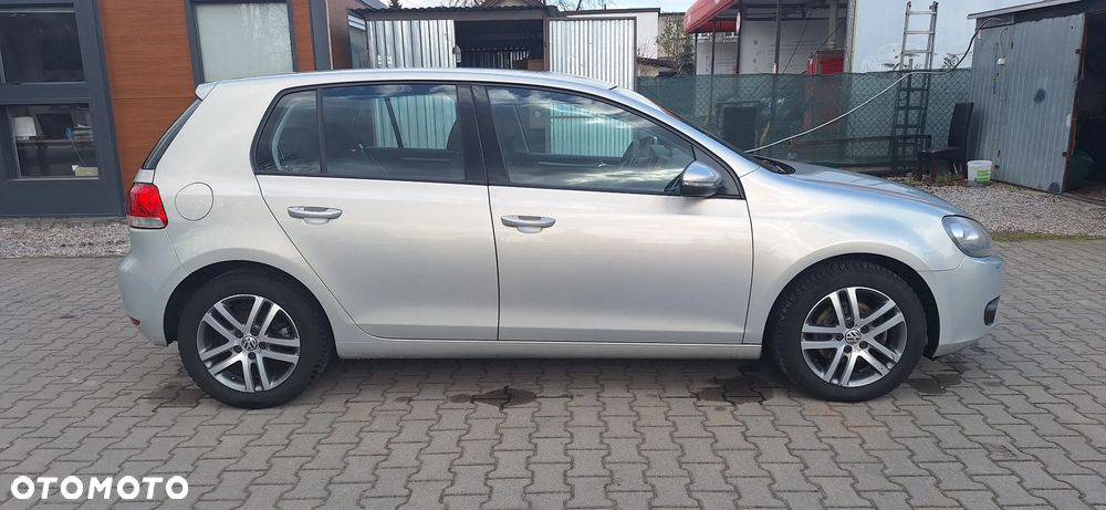 Volkswagen Golf 1.6 TDI Trendline DSG - 4