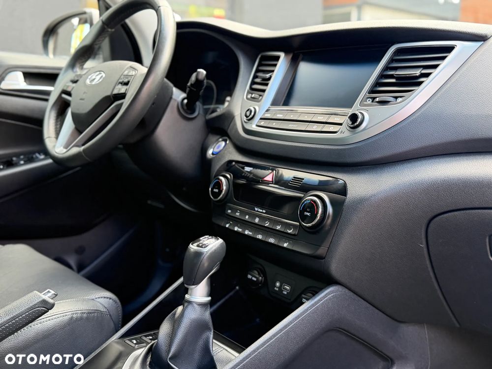 Hyundai Tucson 1.7 CRDI BlueDrive TourdePologne 2WD - 34