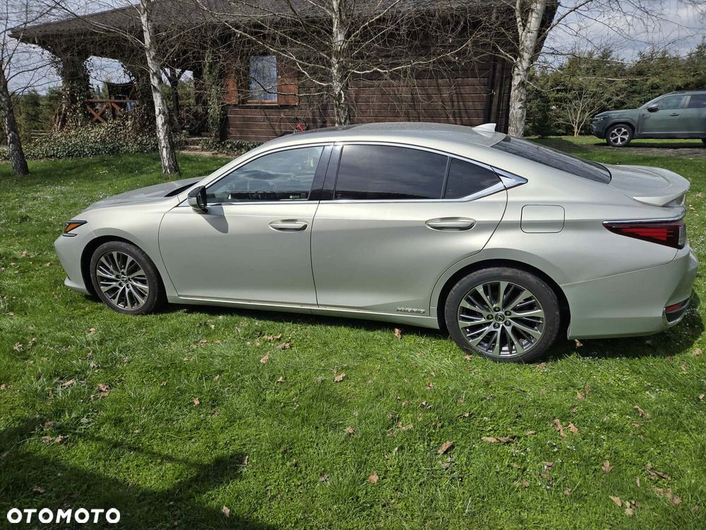 Lexus ES 300h Prestige - 4