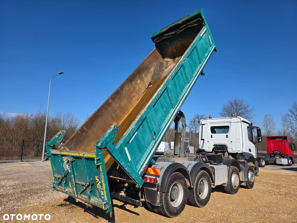 Mercedes-Benz Arocs 3243 - 11