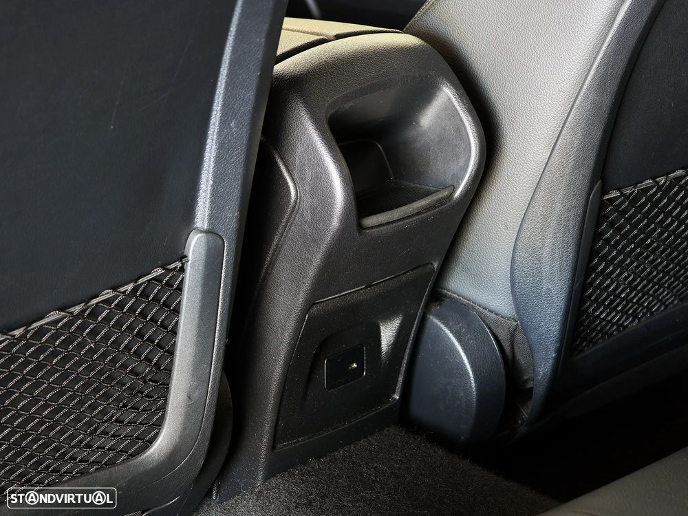 Mercedes-Benz A 250 e Style Plus - 13