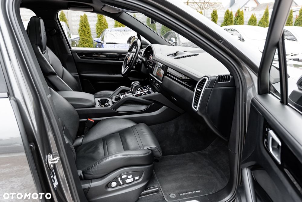 Porsche Cayenne S E-Hybrid - 24