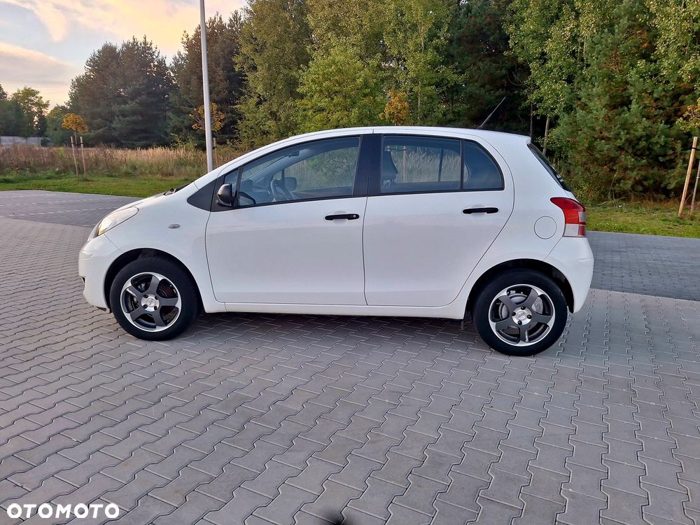 Toyota Yaris - 21