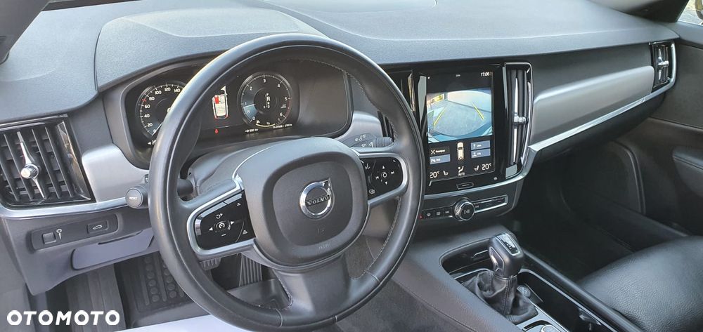 Volvo V90 D4 Momentum - 10