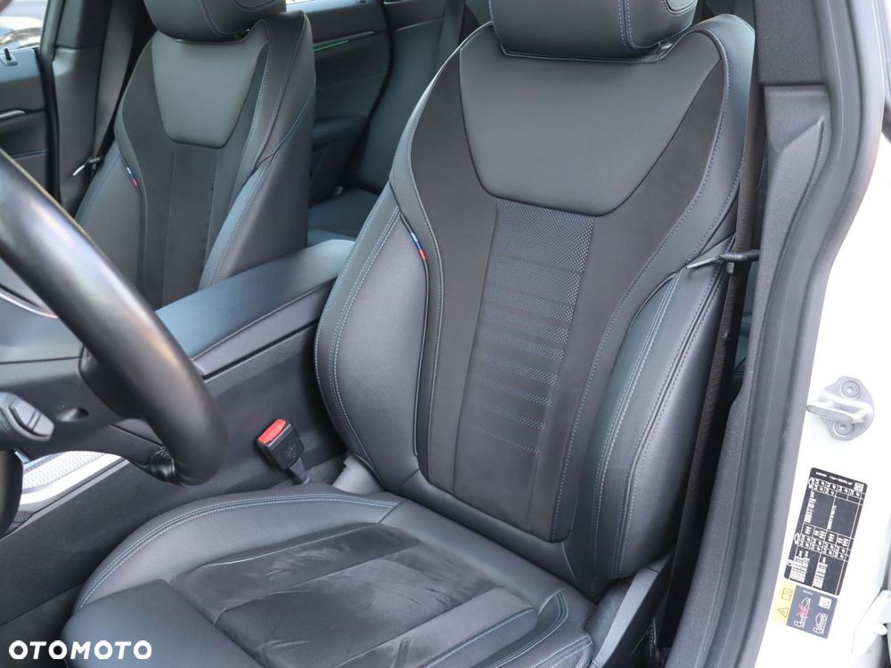 BMW i4 - 8