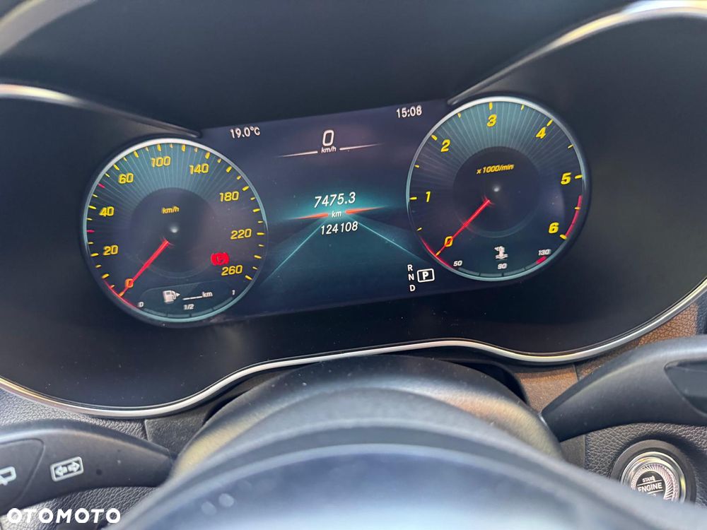 Mercedes-Benz GLC 300 d 4Matic 9G-TRONIC AMG Line - 22