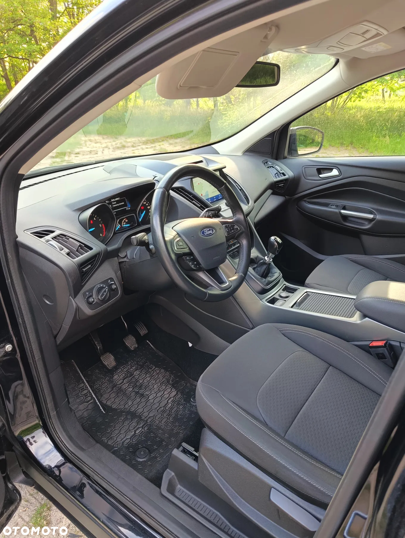 Ford Kuga 2.0 TDCi 2x4 Titanium - 32