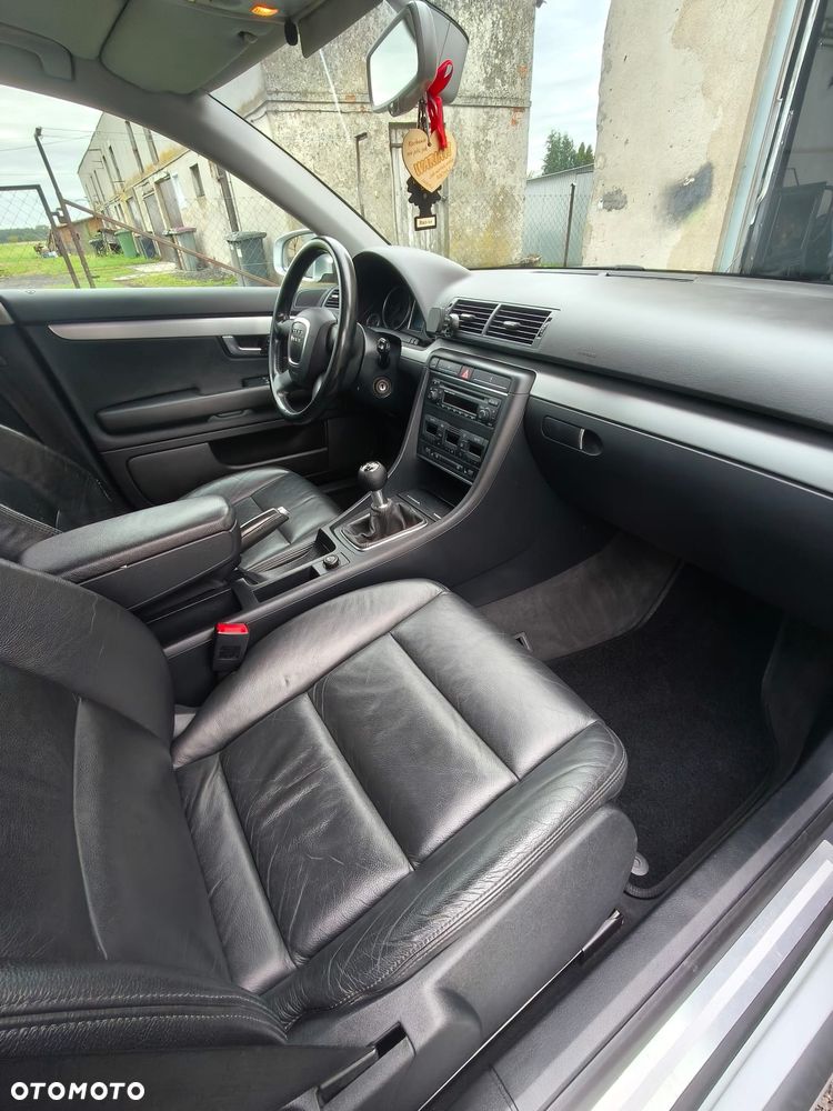 Audi A4 Avant - 13