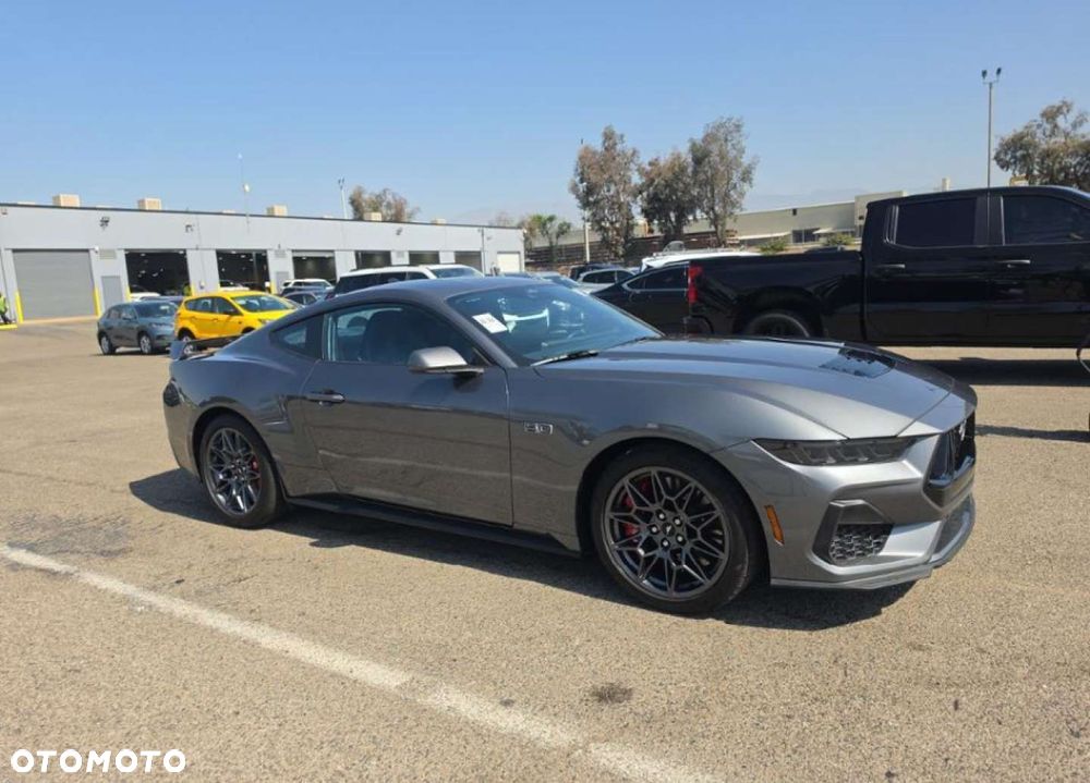 Ford Mustang - 6