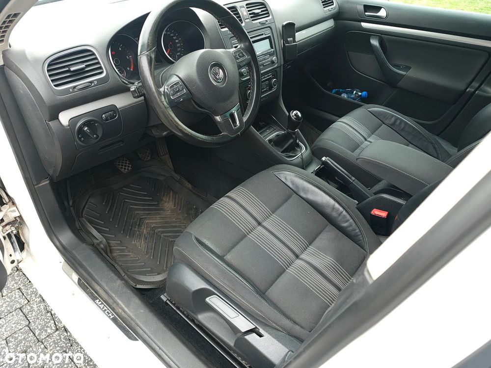 Volkswagen Golf - 6
