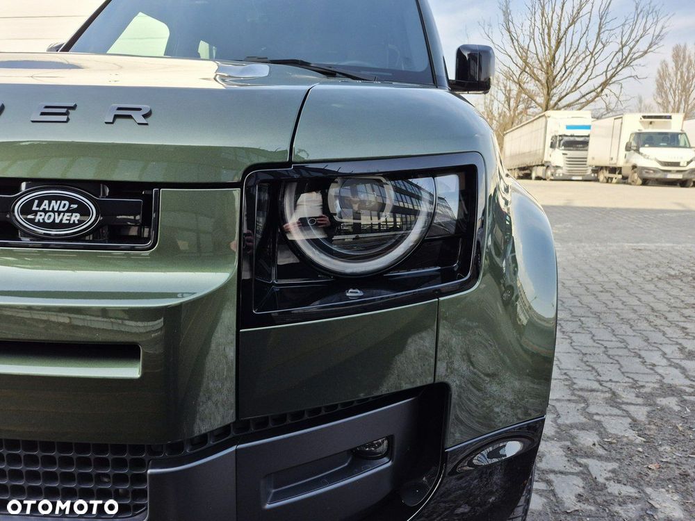Land Rover Defender - 11
