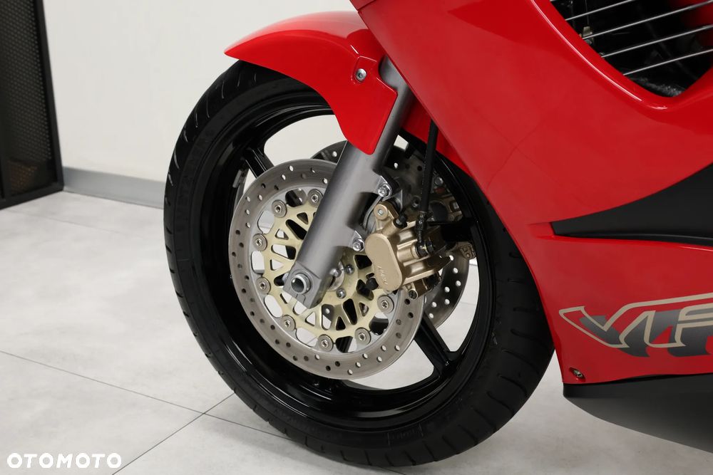 Honda VFR - 31