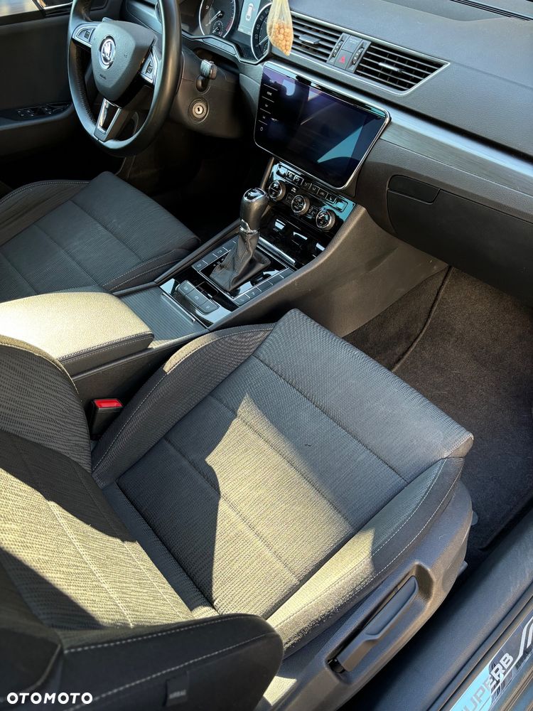 Skoda Superb 2.0 TDI Ambition DSG - 11