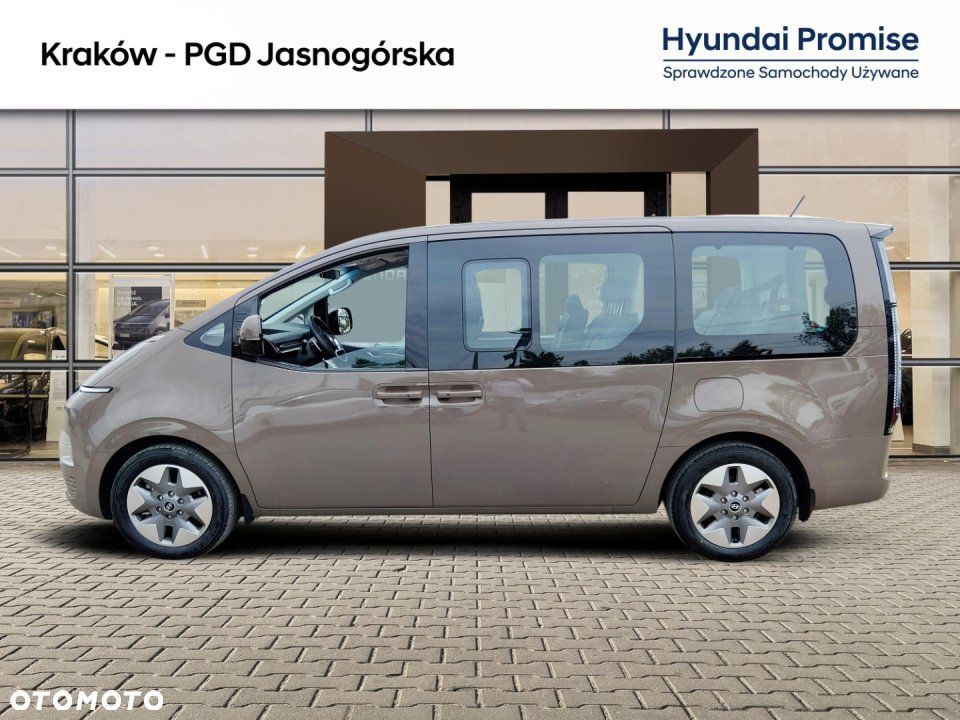 Hyundai Staria - 4