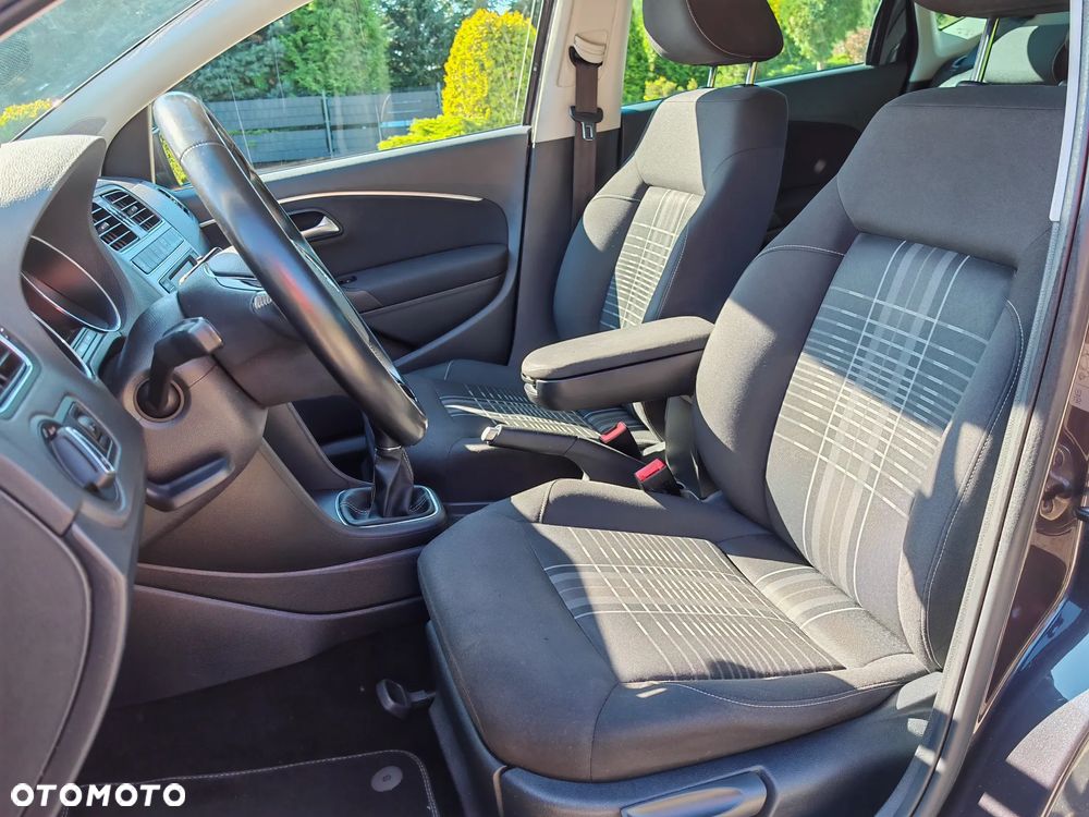 Volkswagen Polo 1.4 TDI Blue Motion Technology Lounge - 12