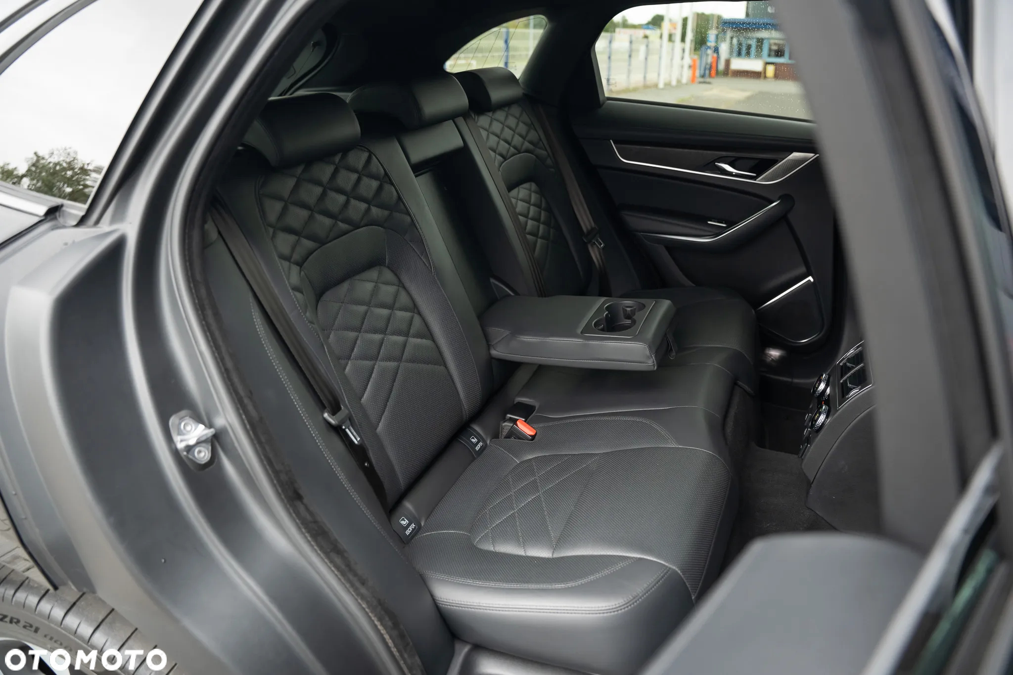 Jaguar F-Pace D200 AWD R-Dynamic HSE - 36