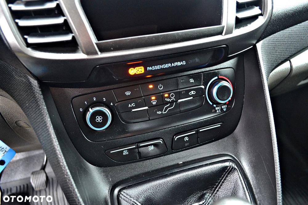 Ford Transit Connect - 25