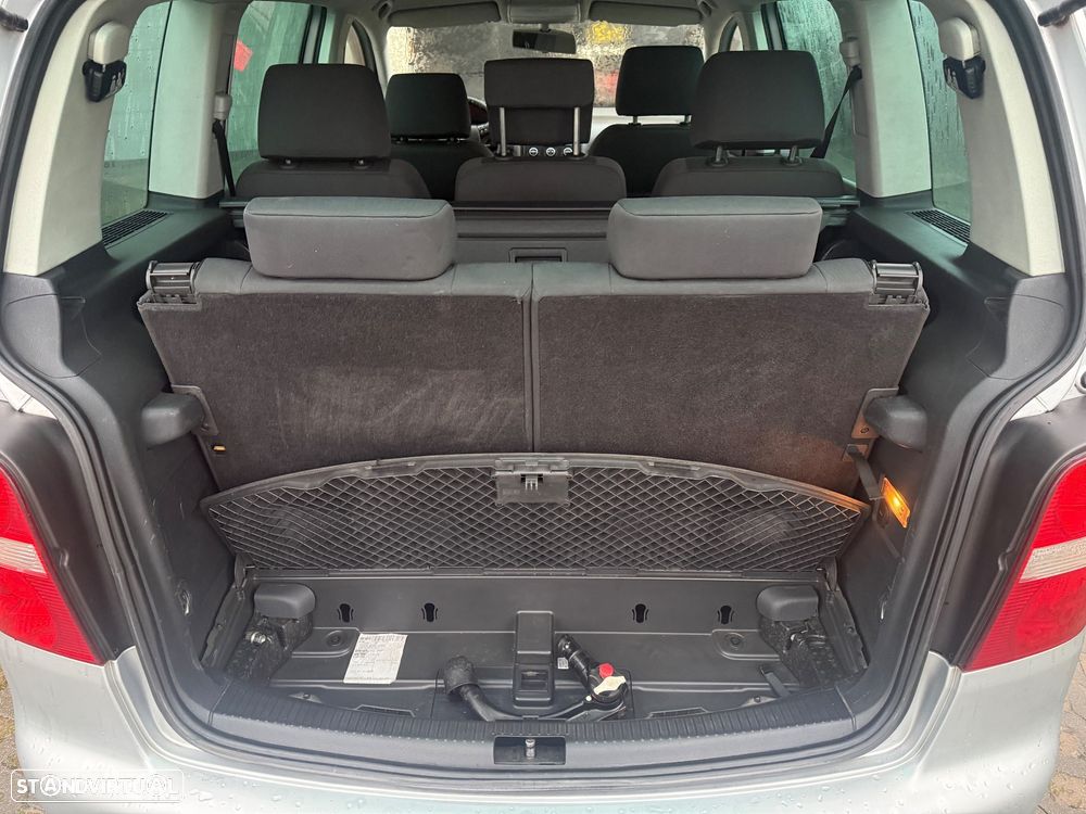 VW Touran 2.0 TDI Trendline 7L DSG - 6