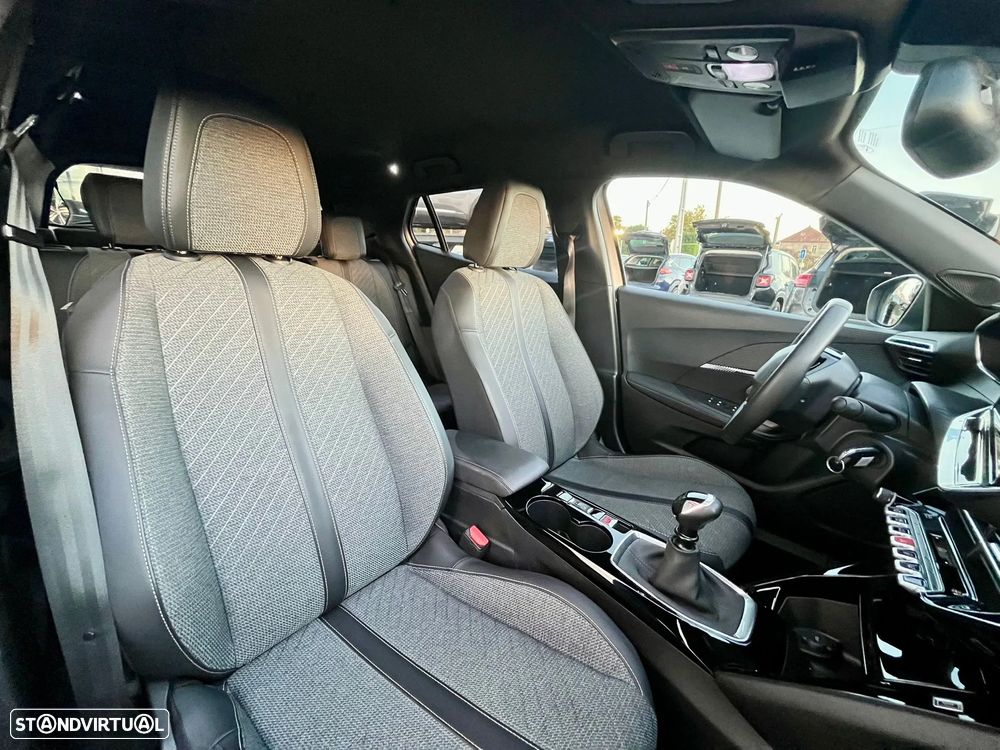 Peugeot 2008 1.2 PureTech Allure - 14