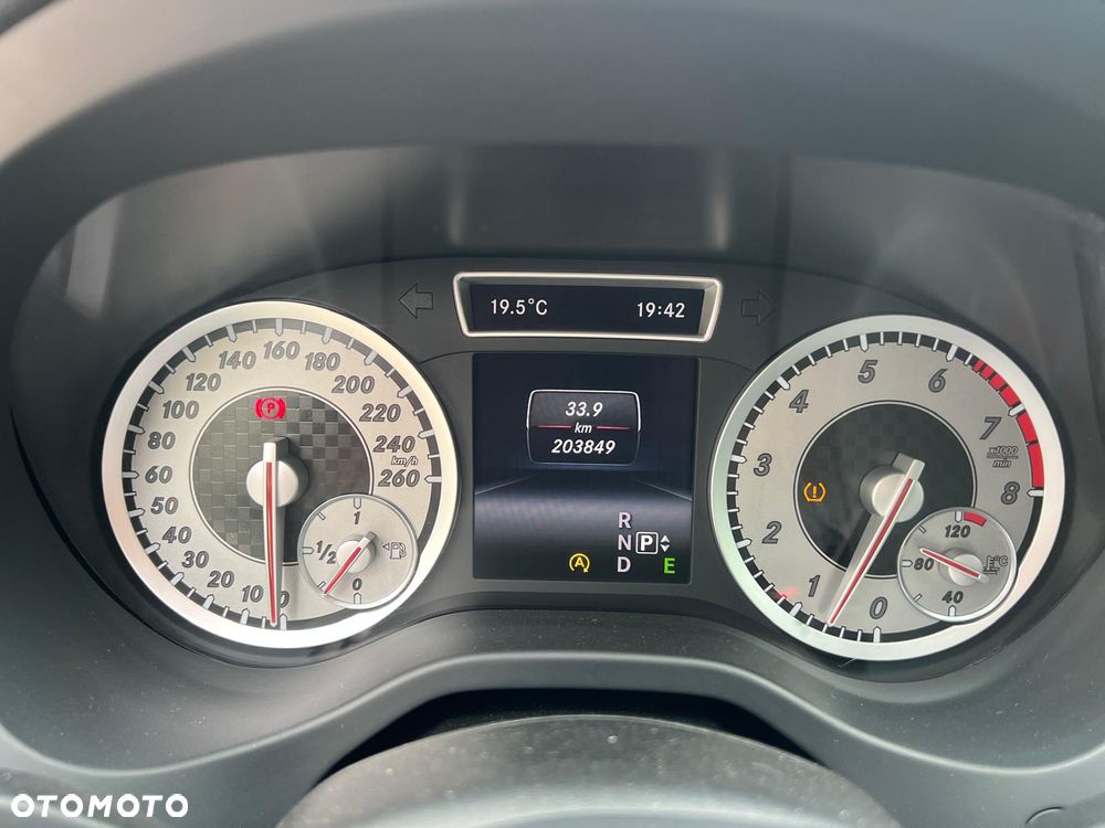 Mercedes-Benz Klasa A 250 4-Matic AMG Line - 18