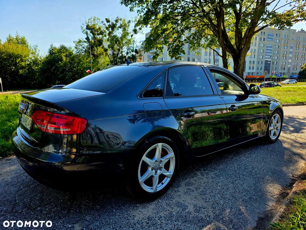 Audi A4 Limousine - 10