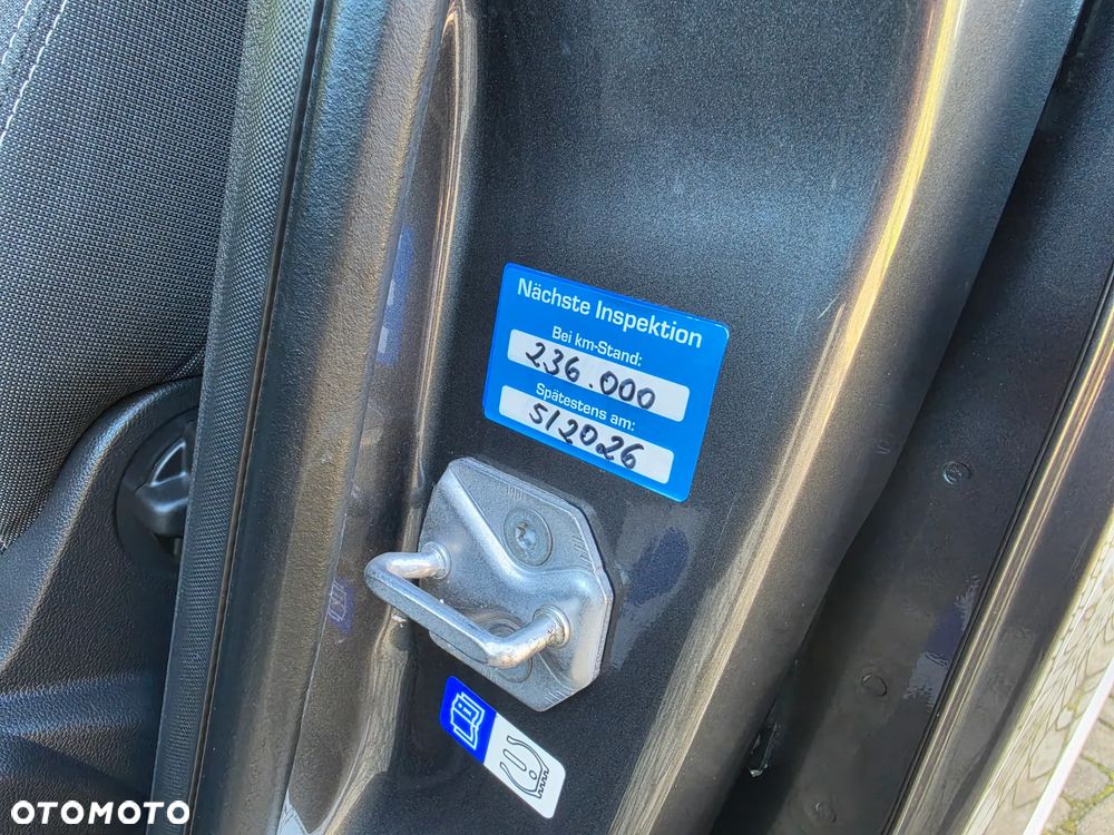 Ford Tourneo Connect 1.5 TDCi Start-Stop Titanium - 27