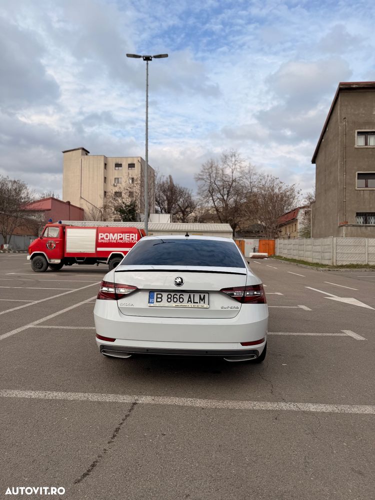 Skoda Superb 2.0 TDI DSG Sportline - 7
