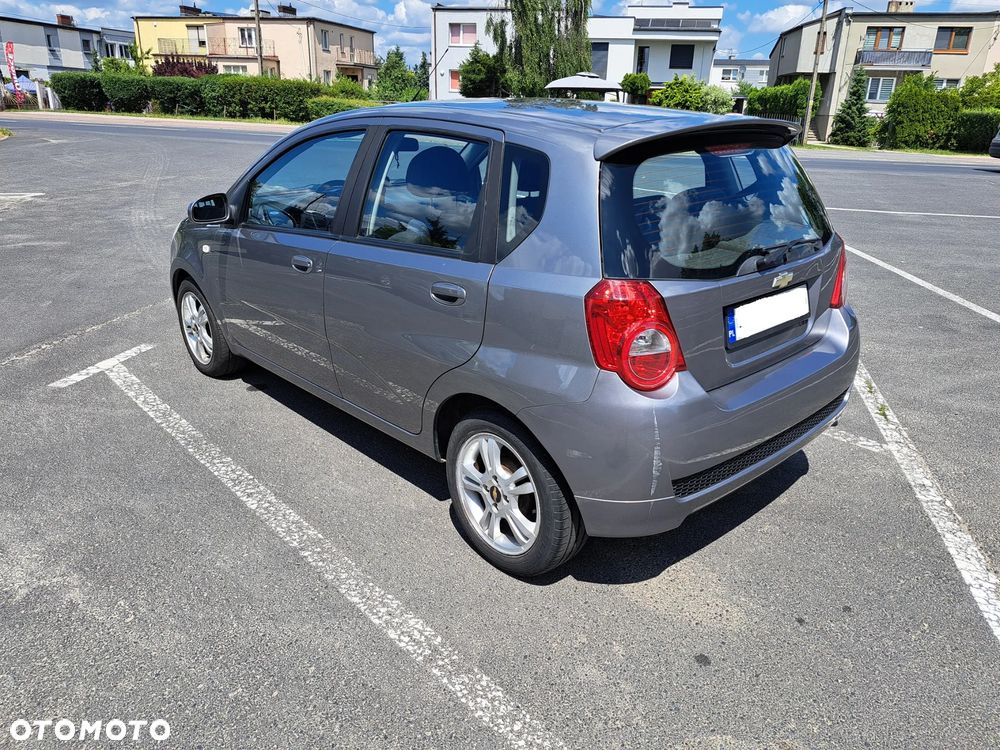 Chevrolet Aveo - 4