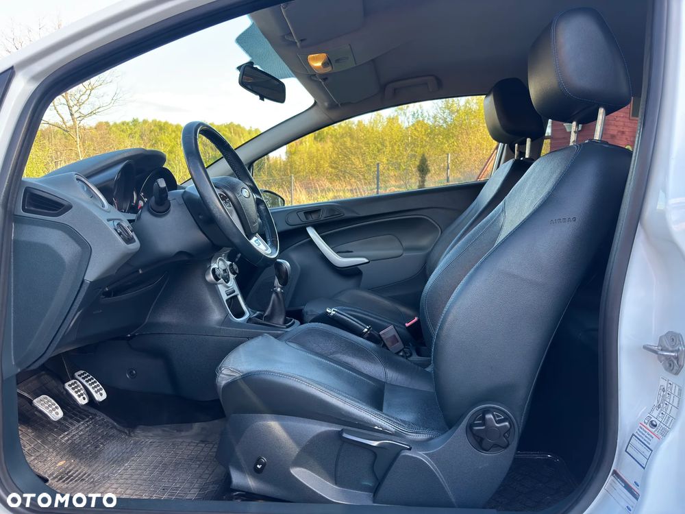 Ford Fiesta 1.6 Sport - 12