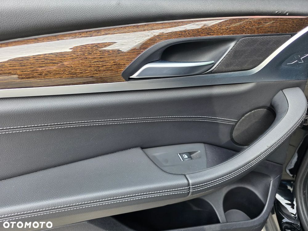 BMW X3 xDrive30i xLine - 25