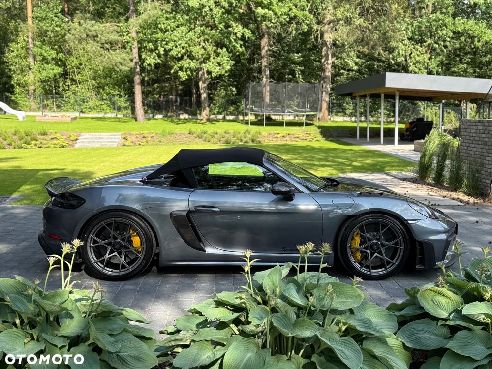 Porsche 718 Spyder - 9