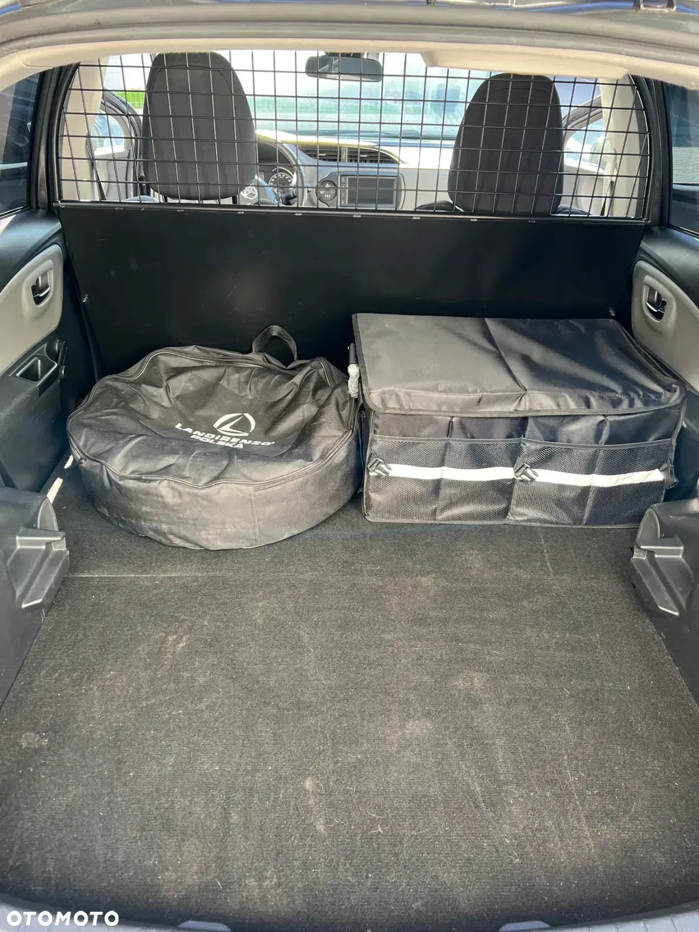 Toyota Yaris 1.5 Premium - 11