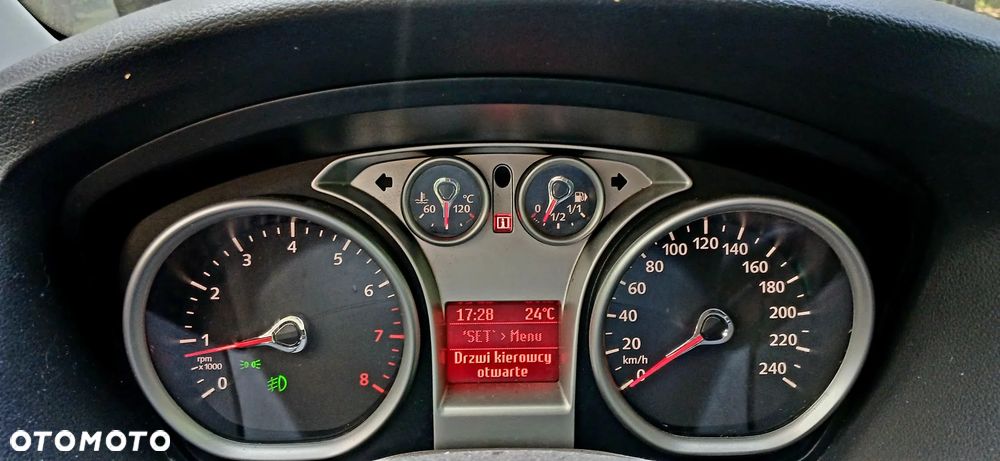 Ford Focus 1.8 Ghia - 13