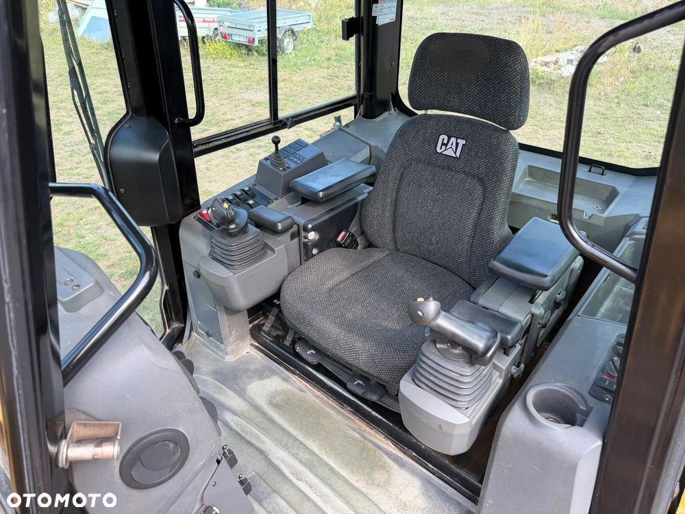 Caterpillar CAT D4 K LGP - 9