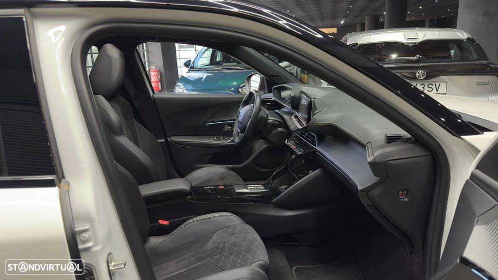 Peugeot e-2008 GT+ - 24