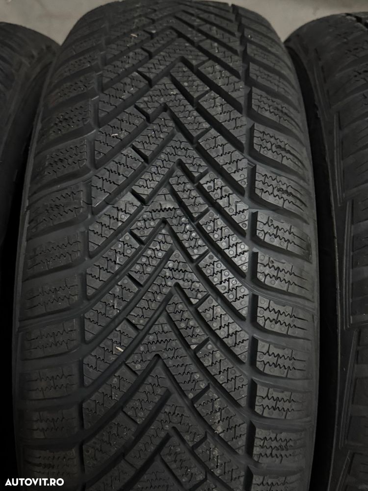 Vând 4 anvelope 195/60/15 vredestein de iarnă noi - 2