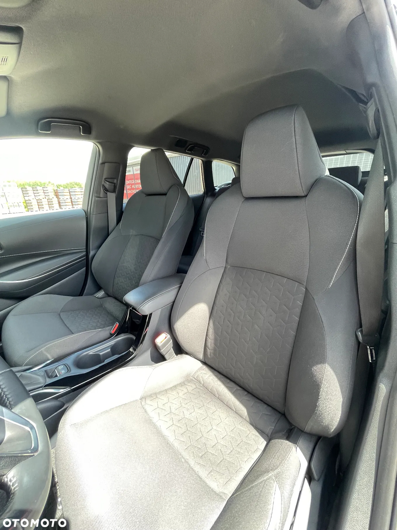 Toyota Corolla 1.8 Hybrid Comfort - 14